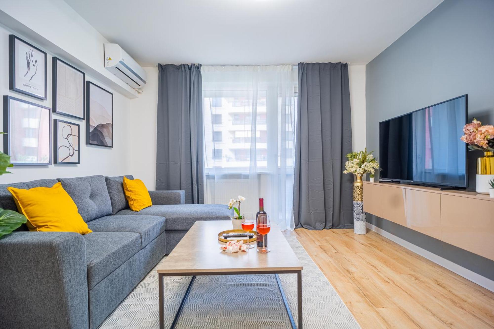 Spacious Newly Renovated 2Br Apartments With Balcony Bukares Bagian luar foto